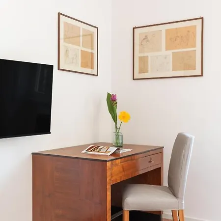 Bright And Spacious Family In Parioli Daire