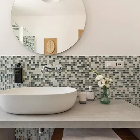 Bright And Spacious Family In Parioli *