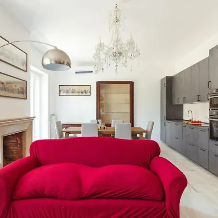Bright And Spacious Family In Parioli Daire *